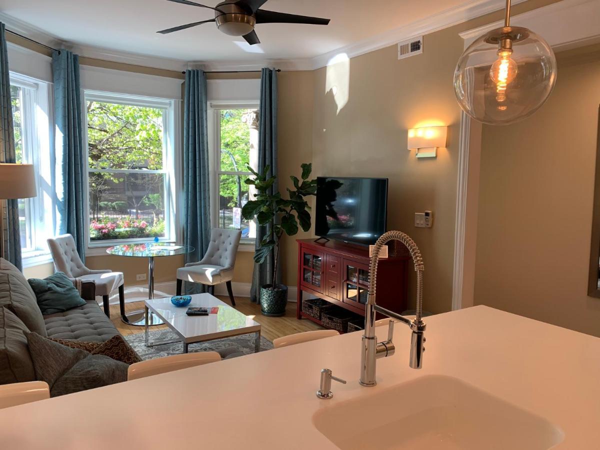 Apartment 1f Cozy In Little Italy Near Downtown West Loop United Center Chicago